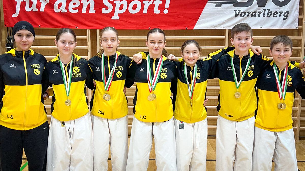 Jubel über sechs Medaillen: Karate Hofsteig feiert einen starken Auftritt beim Nachwuchscup. ⇒KARATE HOFSTEIG