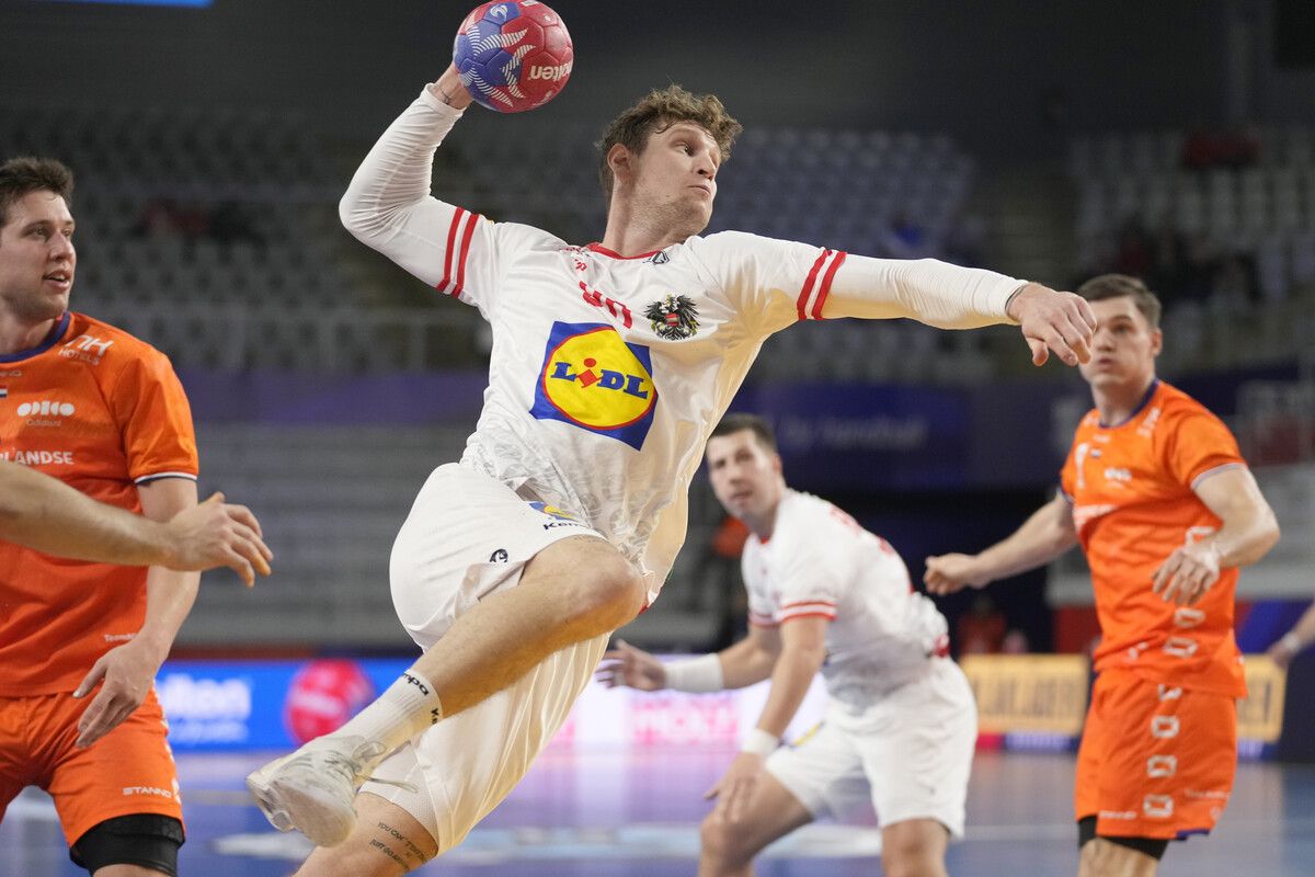 Kapitän Sebastian Frimmel war mit acht Treffern erfolgreichster ÖHB-Werfer beim 34:29-Pflichtsieg in der Türkei. ⇒GEPA