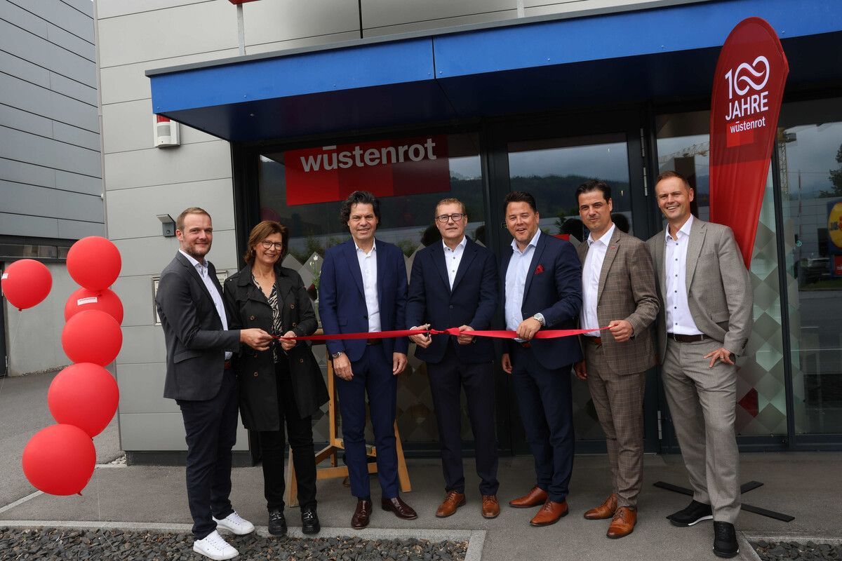 Manuel Edenhoffer, Margit Flatscher, Bgm. Manfred Rädler, Stephan Kircher, CCO Tobias Kohl, CSO Alexander Knezevic und Thomas Bankraz.⇒Arno Meusburger