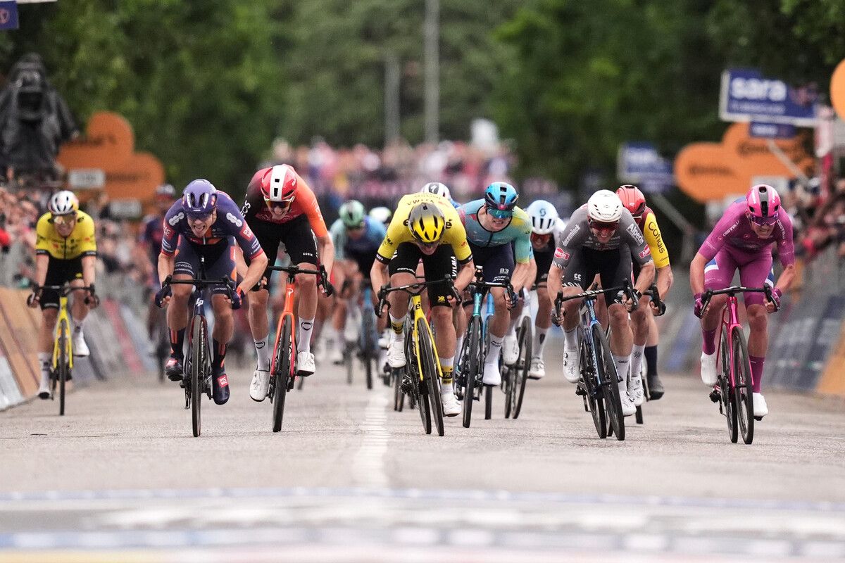 Olav Kooij war beim Zielsprint der 12. Etappe beim Giro d‘Italia nicht zu halten.⇒ap