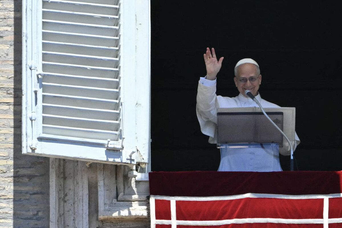 Papst Leo XIV. sprach erstmals das Sonntagsgebet vom Apostolischen Palast aus.⇒AFP