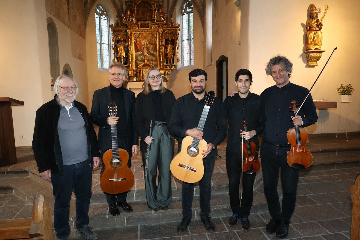 Pater Pepp Steinmetz, Alexander Swete, Claudia Christa, Ali Delangiz, Amin Asgari und Klaus Christa.⇒AME