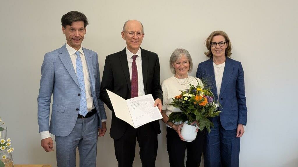 Präsident des OLG Innsbruck, Dr. Wigbert Zimmermann, Hofrat Dr. Bertram Metzler mit Gattin und die Präsidentin des Landesgerichts Feldkirch, Mag.a Angelika Prechtl-Marte.