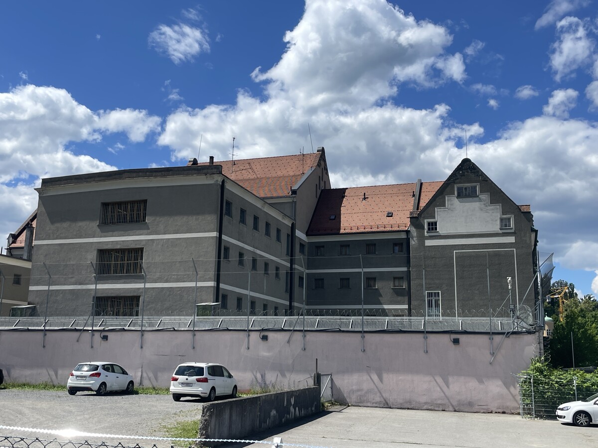 Seit Jahren wird über eine Erweiterung bzw. über einen Neubau der Justizanstalt Feldkirch gesprochen – doch dafür bleibt vorerst kein Platz im Bundesbudget. ⇒VN/LIH