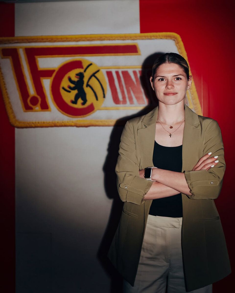 Union Berlin präsentierte Eileen Campbell als Neuzugang für die neue Saison.
⇒
Union Berlin