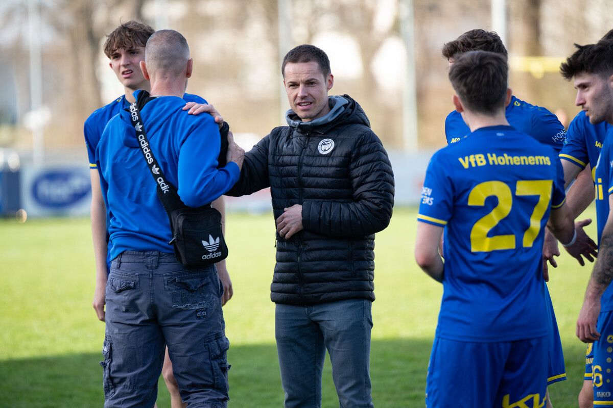 VfB-Coach Grabherr will ins Finale.⇒Serra