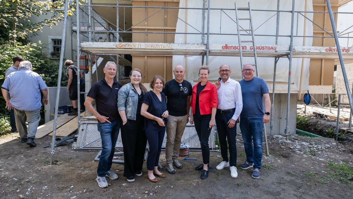 Adi Giselbrecht (Bauleitung), Nina Hämmerle (Stadt), Andrea Trappel-Pasi (Stadt), Martin Längle (Bauleitung), SR Eveline Miessgang, Bürgermeister Michael Ritsch und SR Robert Pockenauer (v. l.). ⇒Stadt Bregenz