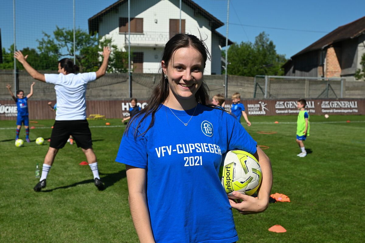 Anna Grabherr (20) absolviert derzeit beim FC Lustenau ihr freiwilliges soziales Jahr.⇒BVS