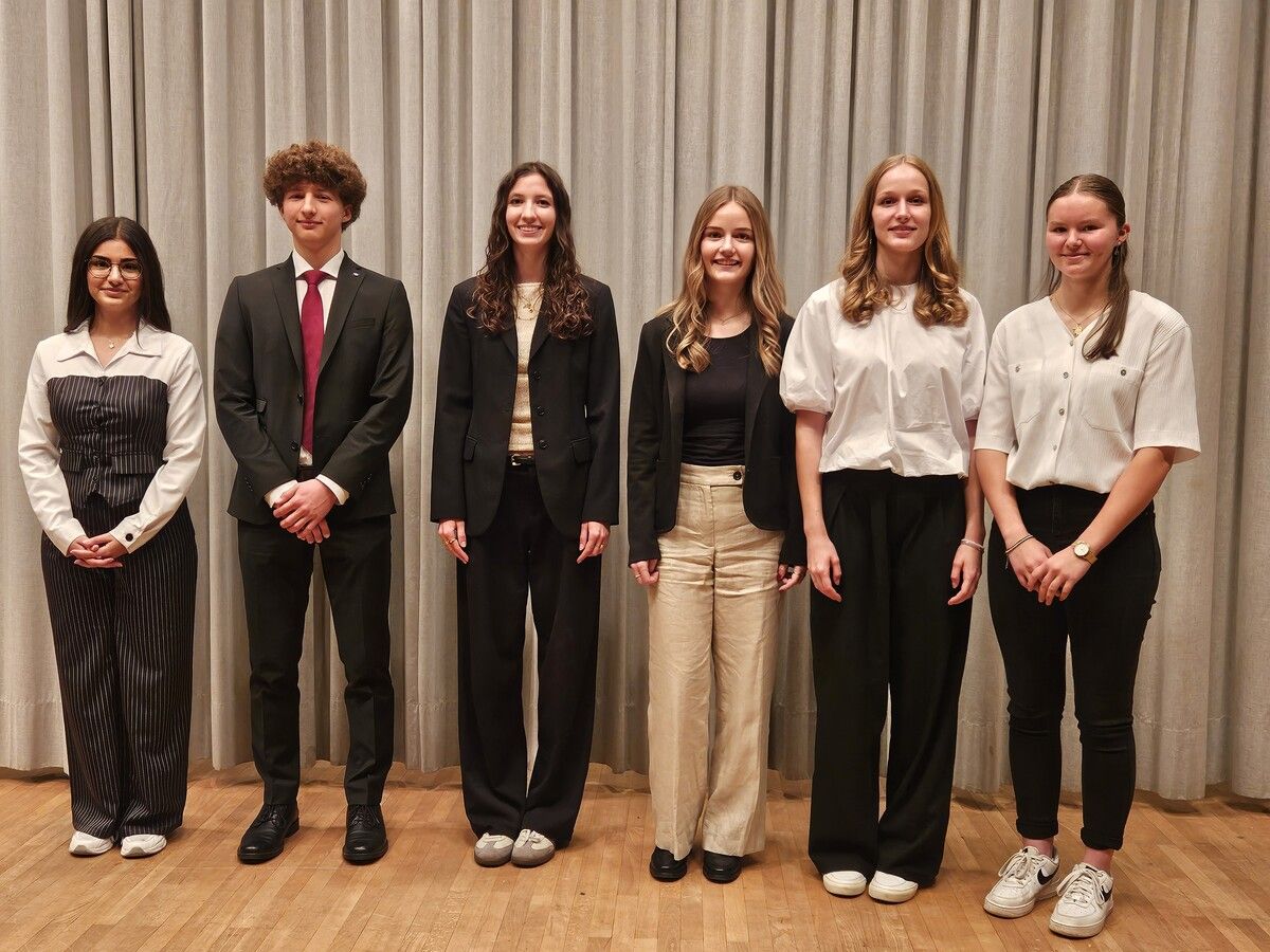 Anni Aywaz, Viktor Dürr, Vanessa Grabher, Zita Bader, Paulina Fink und Anna-Maria Gmeiner präsentierten ihre Abschließenden Arbeiten.⇒me