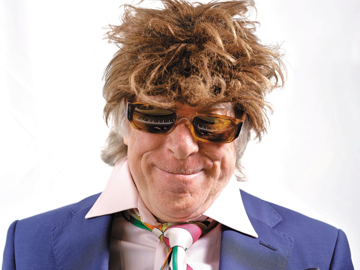 Auch Helge Schneider tritt beim Poolbar Festival auf. VN-Abonnent:innen erhalten bei allen Open-Air-Konzerten 10 % Rabatt an der Abendkasse.⇒Veranstalter