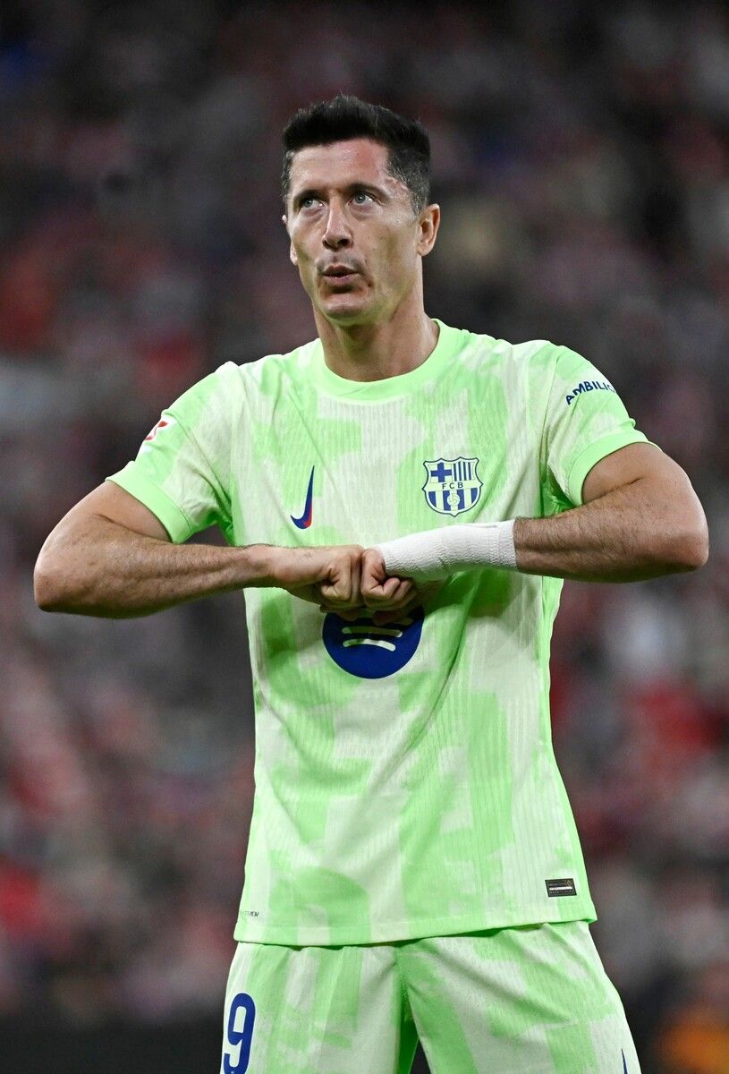 Barcelona-Stürmer Robert Lewandowski will nicht mehr für Polen spielen.⇒apa