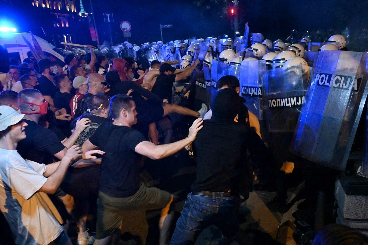 Bei den Protesten kam es zu Ausschreitungen - die Polizei war mit einem Großaufgebot im Einsatz. ⇒AFP