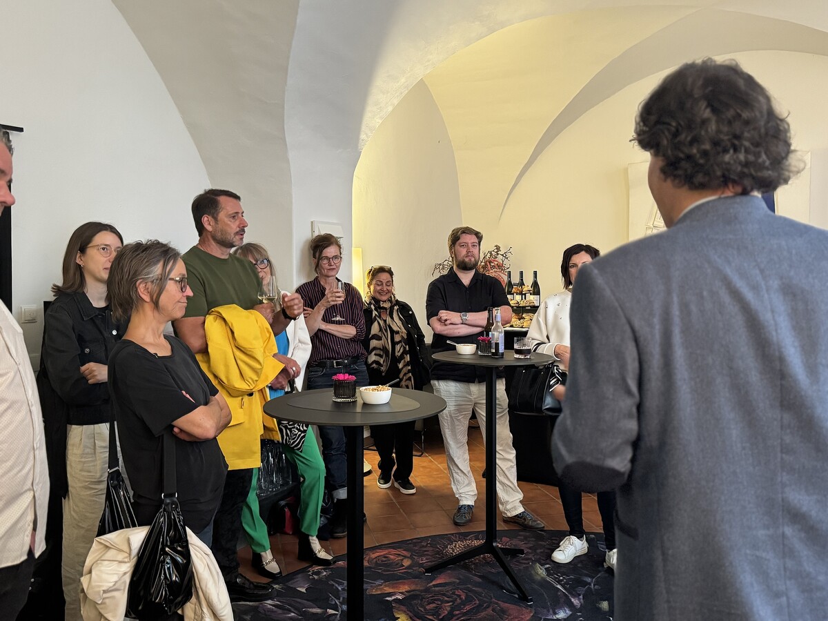 Bürgermeister Manfred Rädler würdigte das Engagement der Kulturszene und rief zur aktiven Mitgestaltung des kommenden Themenjahres auf.⇒stadt feldkirch