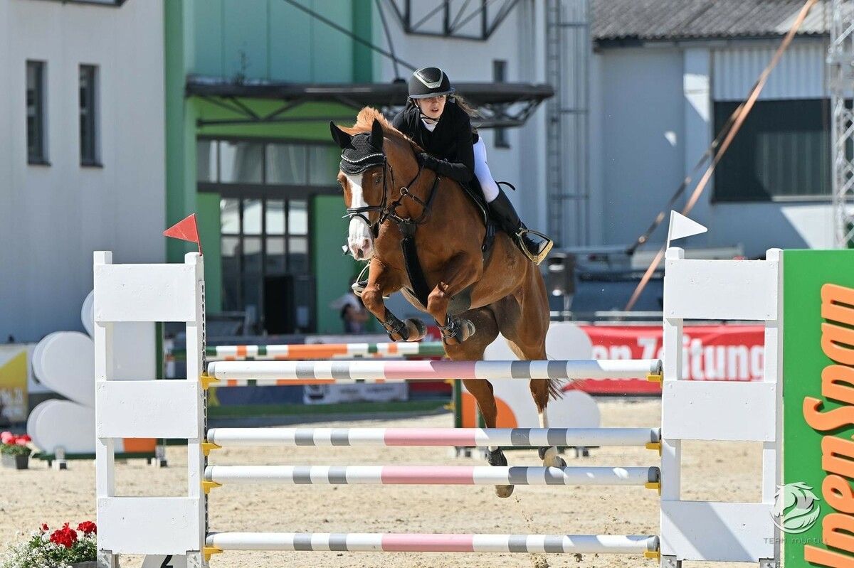 Clara Tschanett und Pferd Cascada befinden sich in Höchstform. ⇒vn/tk