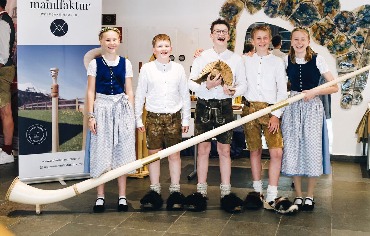 Das „5er Alphorngspann“ aus Vorarlberg wurde in St. Johann ausgezeichnet.⇒ 5er Alphorngspann