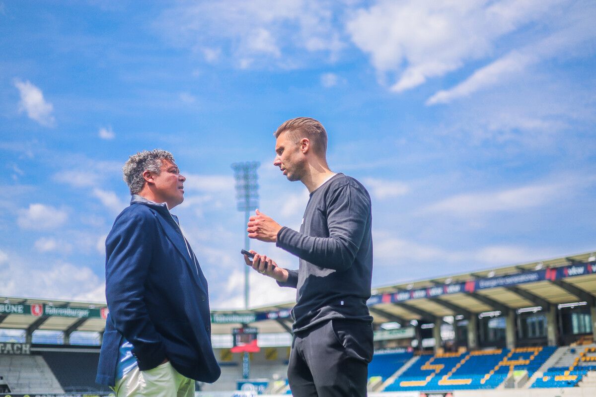 Das neue Duo: Sportdirektor Philipp Netzer (r.) und Eric Orie sind seit einigen Tagen in einem intensiven Austausch bezüglich der sportlichen Ausrichtung.⇒Steurer/4