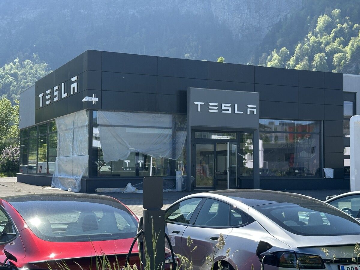 Das Tesla Service Center in Dornbirn ist jetzt bereit für den Start. Die Vorarlberger Tesla-Fahrerinnen und Fahrer wird es freuen. ⇒VN/Mayer