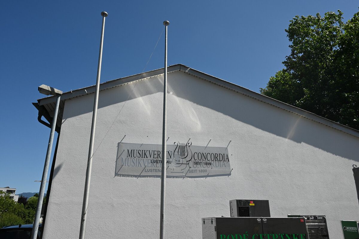 Das Vereinsheim des Musikvereins Concordia braucht ein neues Dach. Dafür haben die Verantwortlichen eine Dachziegel-Aktion ins Leben gerufen. So kann sich jeder bei der Dachsanierung beteiligen.⇒BVS (2)