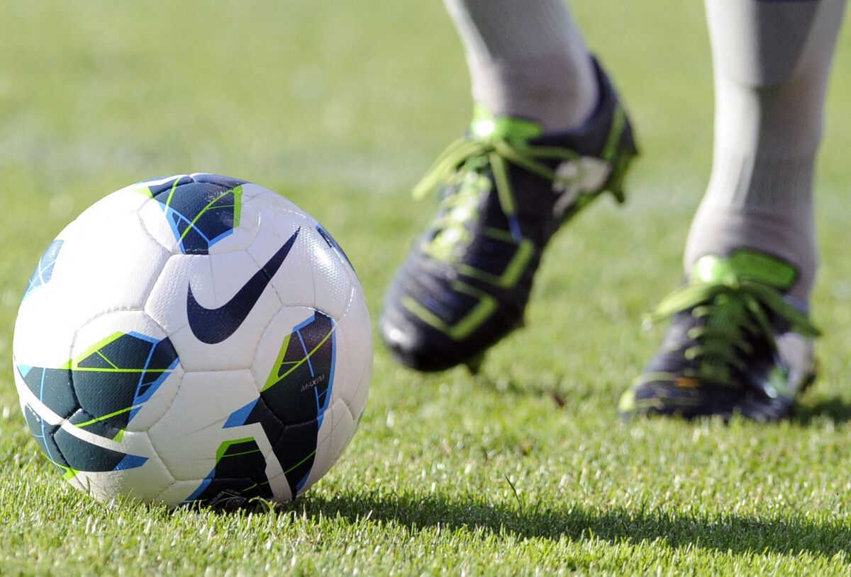 Der Ball in der neuen Regionalliga West rollt erst nächstes Jahr, dennoch herrscht schon große Unstimmigkeit.⇒apa