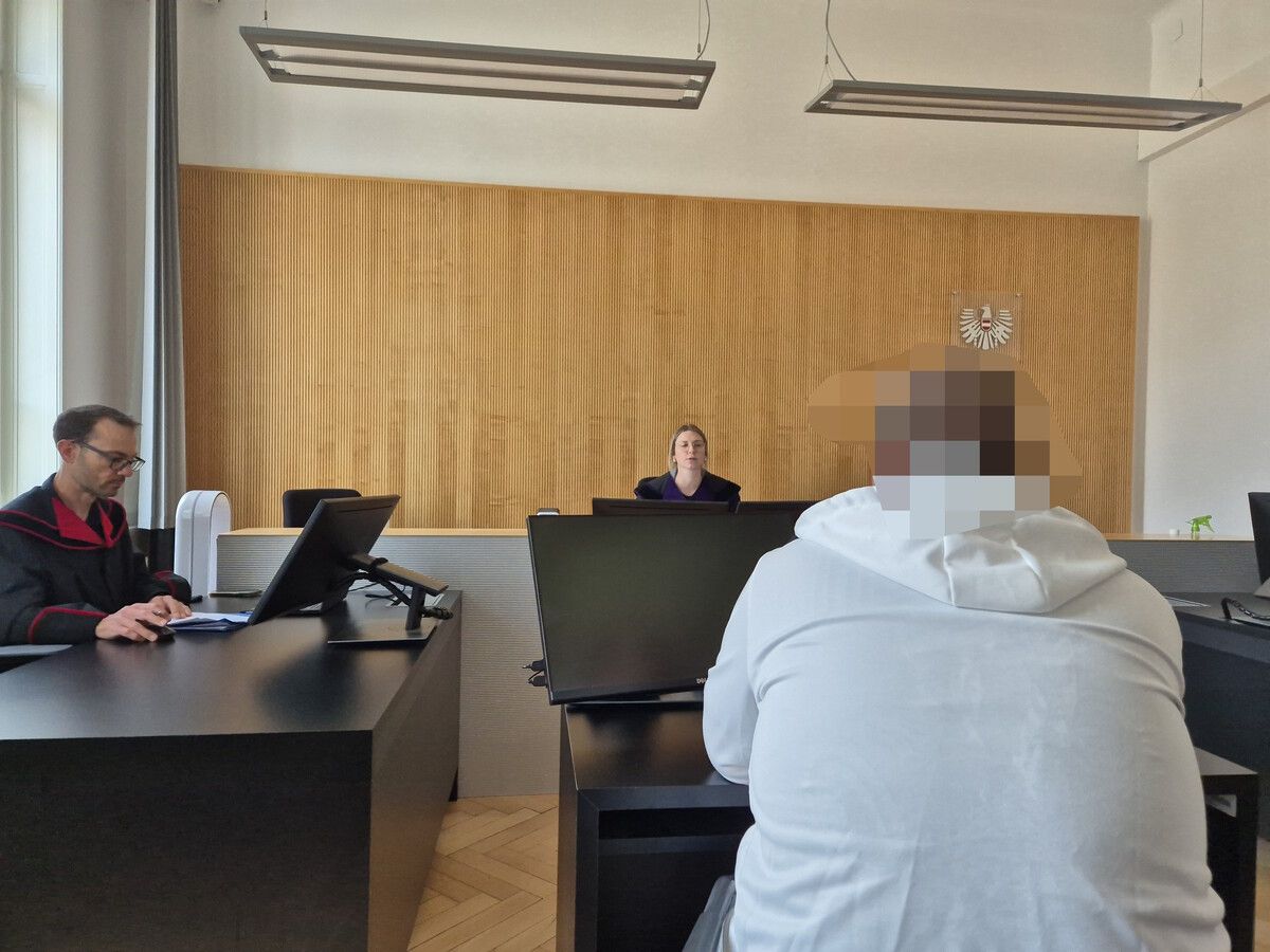 Der Beschuldigte zeigte sich vor Gericht umfassend geständig.⇒Eckert