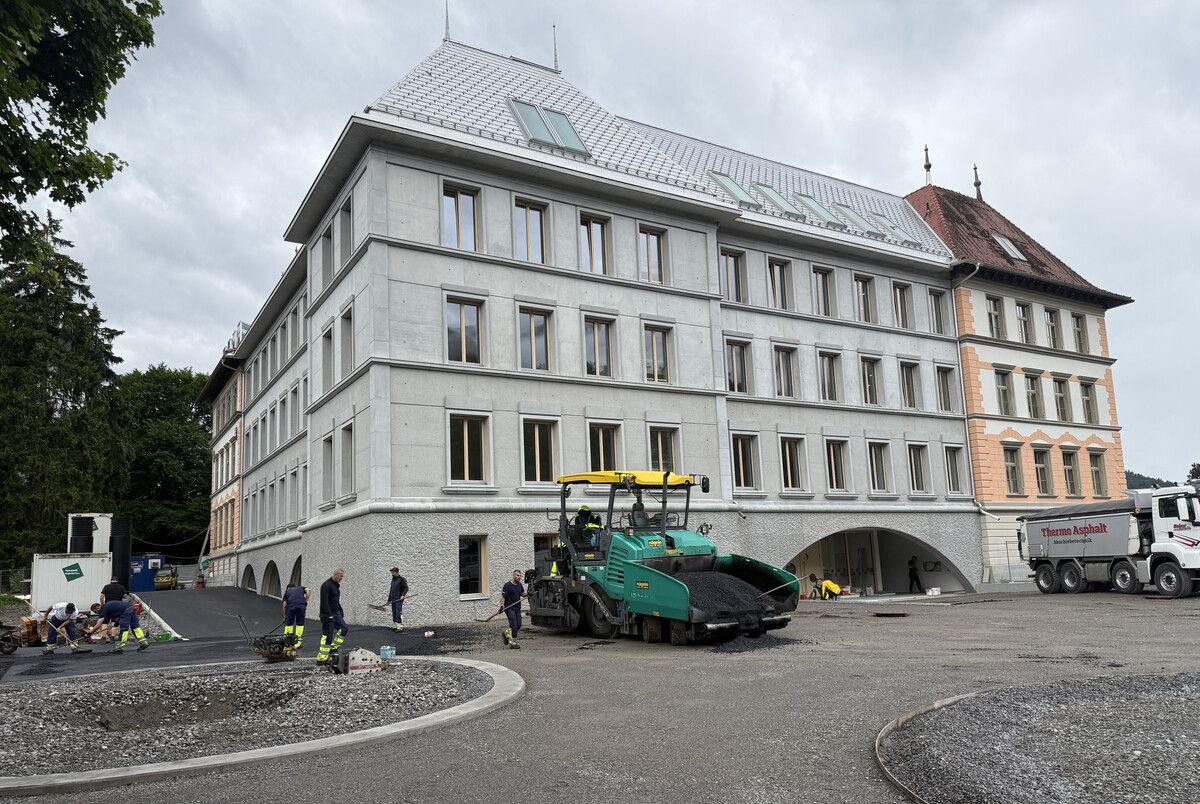 Der Erweiterungsbau der Volksschule Mitte ist so gut wie fertig. ⇒Stadt Bludenz