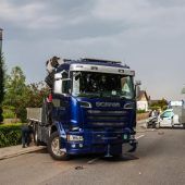 Plötzlich auf der Gegenfahrbahn: Alko-Lenker prallte gegen Lkw