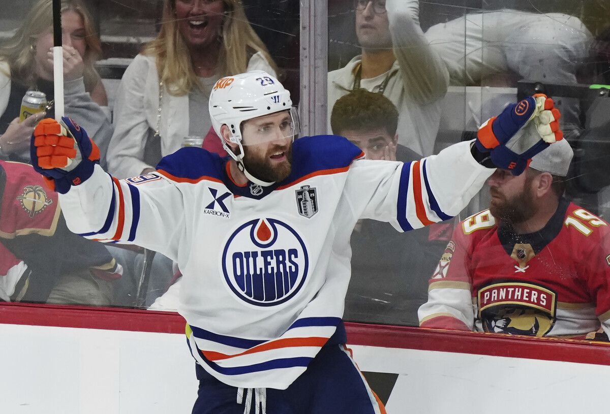 Deutschlands Eishockey-Superstar Leon Draisaitl schoss die Edmonton Oilers im vierten Match der Finalserie gegen Florida in Overtime zum Sieg.⇒ap