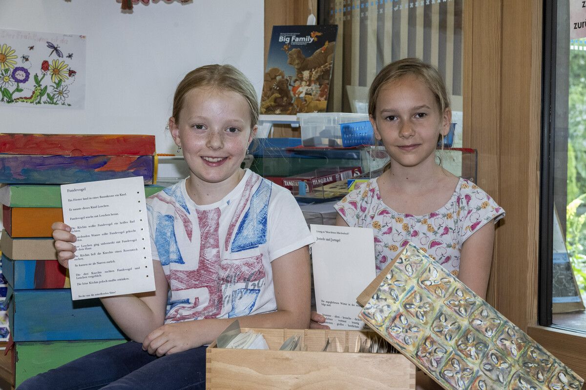 Die Märchenboxen von Maria und Ava sind auf der Buch am Bach ausgestellt. ⇒VN/Paulitsch