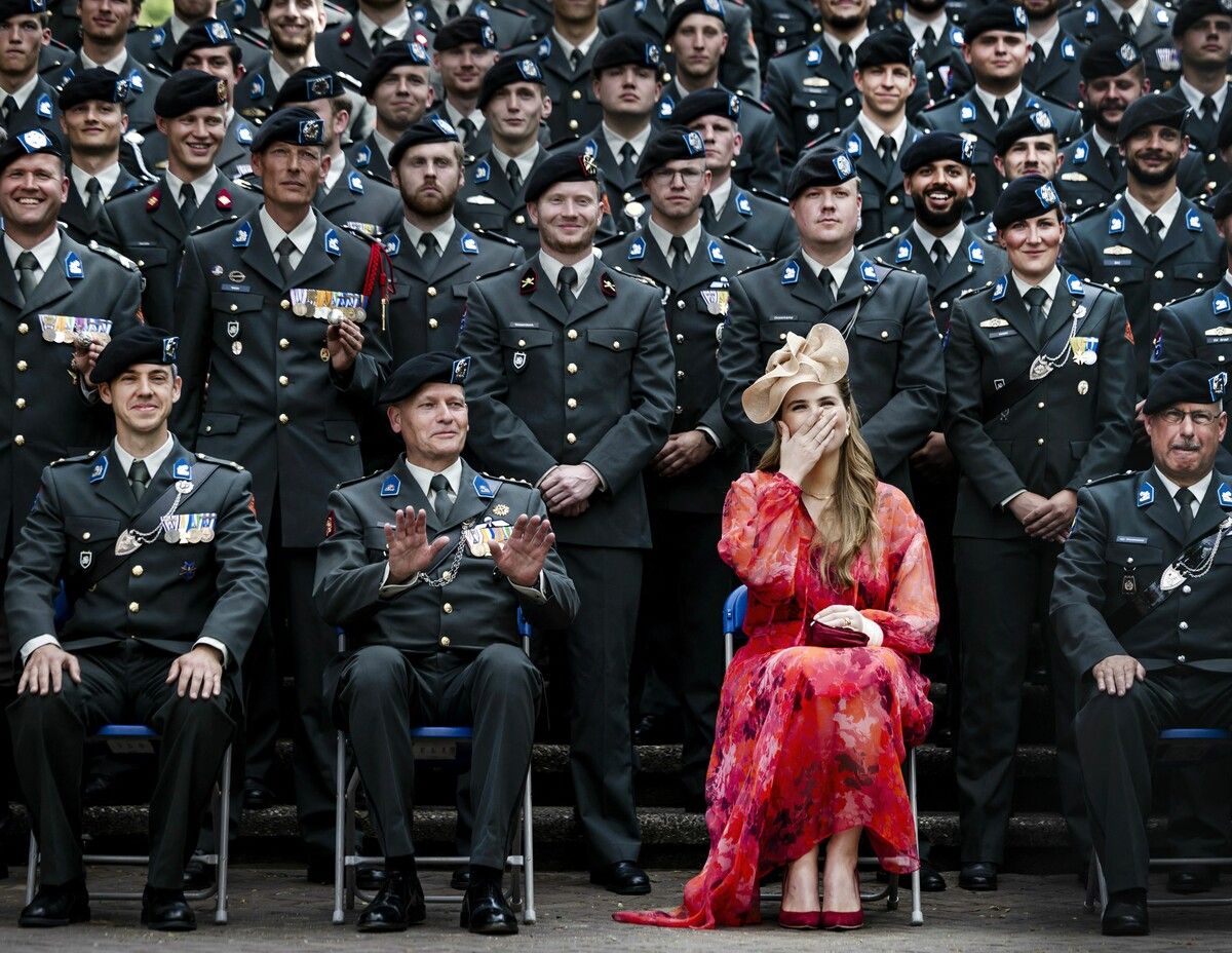 Die niederländische Kronprinzessin Amalia nahm an einer Zeremonie auf dem Exerzierplatz der Prinz-Bernhard-Kaserne in Amersfoort teil.