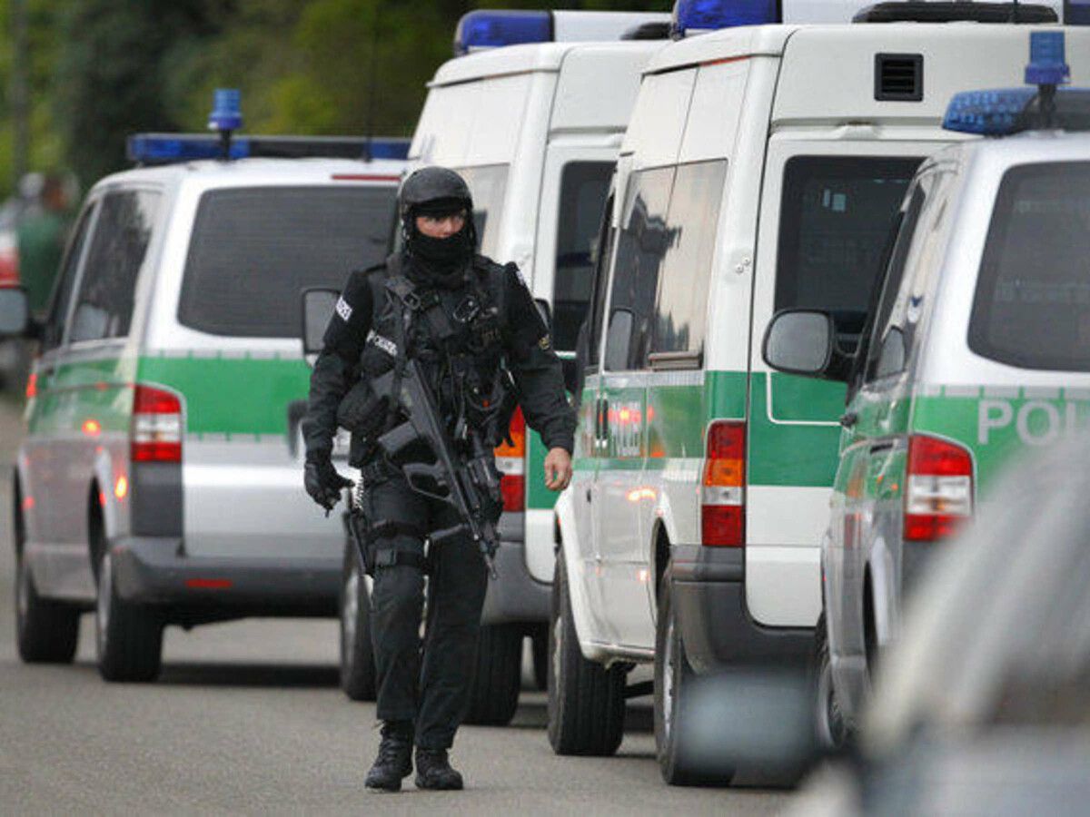 Die Polizei von Memmingen war mit einem Großaufgebot vor Ort und führte Kontrollmaßnahmen durch.⇒symbol/dpa
