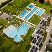 Drama im Walgaubad: Gast zieht bewusstloses Mädchen aus dem Wasser