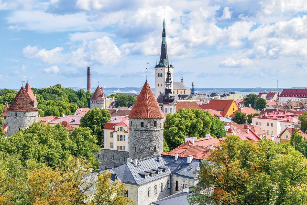 Die Türme der mittelalterlichen Stadtmauer prägen das Bild der Altstadt von Tallinn bis heute. Shutterstock (Alle)
