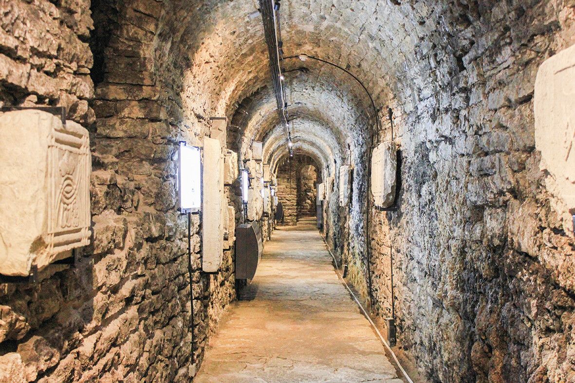 Die Tunnel unter der Altstadt offenbaren Geschichte aus einer anderen Perspektive.