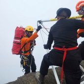 Touristin stürzt in  Vulkanschlucht