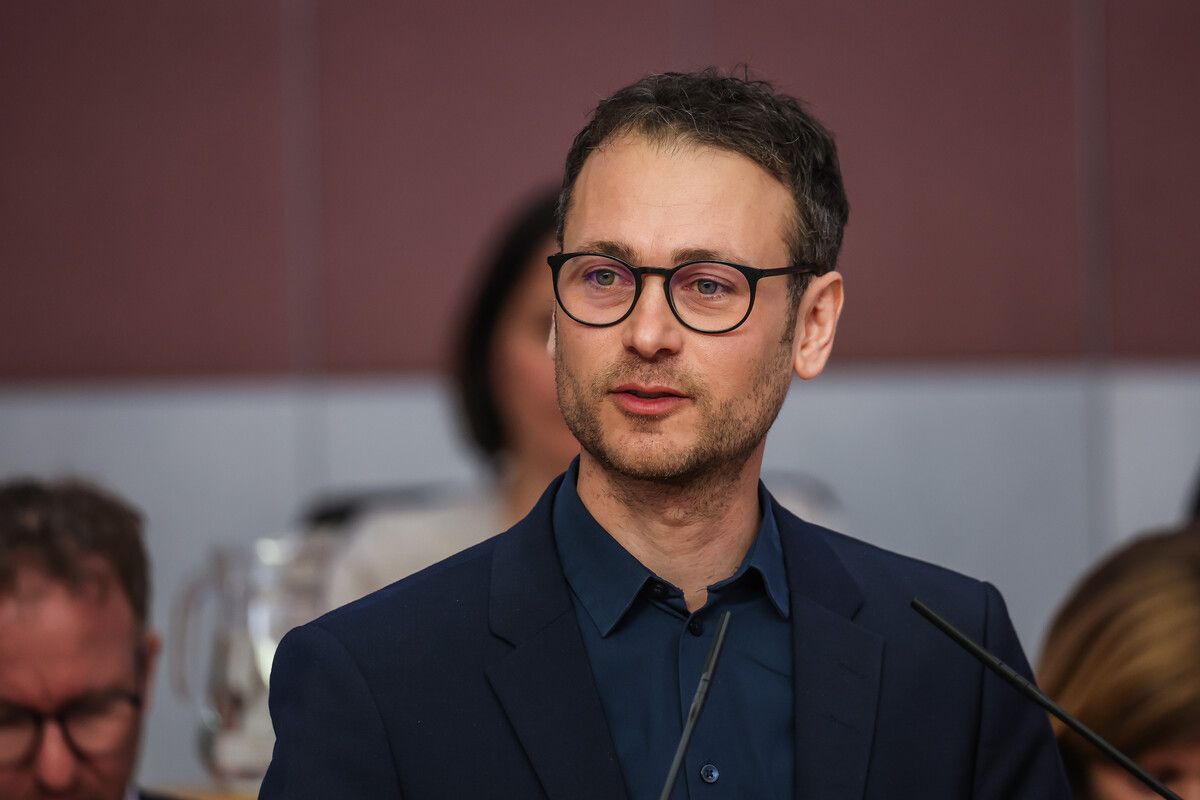 „Es ist kein Geheimnis, dass wir immer schon dafür eingetreten sind, dass Waffen nur diejenigen haben, die das Gewaltmonopol ausüben.“Daniel Zadra, Grüne