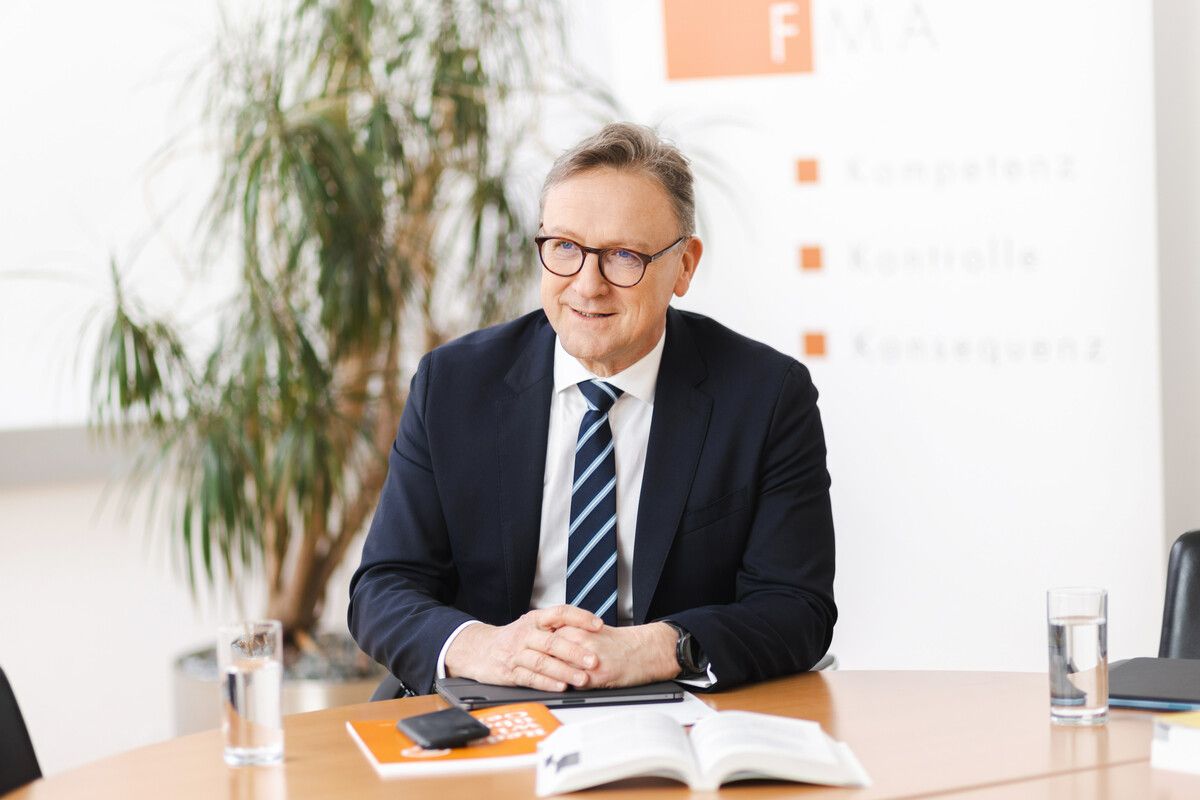 Ettl erläutert die Gründe für die Kreditvergaberichtlinien. ⇒FMA/Donner