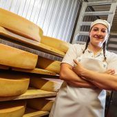 Julia Muxel holte mit ihrem Bergkäse aus Heumilch Gold beim „Kasermandl“. »C8