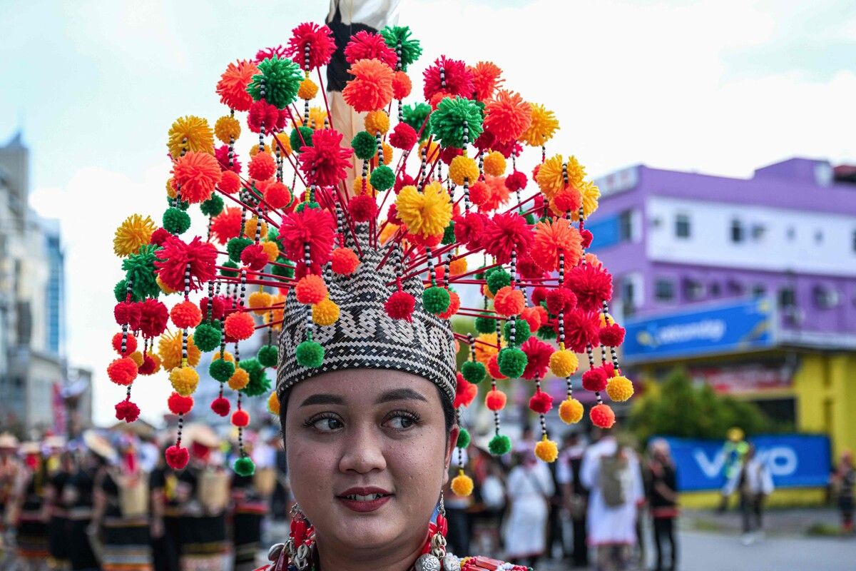 Im malaysischen Sarawak wurde das Ende der Reiserntesaison mit einem großen Umzug gefeiert.