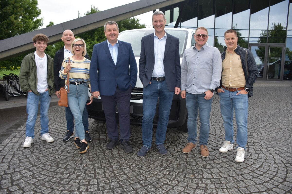 Jan Linher, Anita & Wolfgang Linher, Gottfried Koch, Philipp Wessiak, Patrick Kriss und Bernd Berger (v. l.).⇒bp