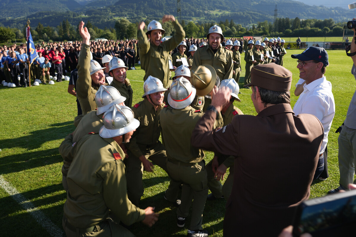 Landeshauptmann Markus Wallner überreichte den Goldenen Helm.⇒vlk