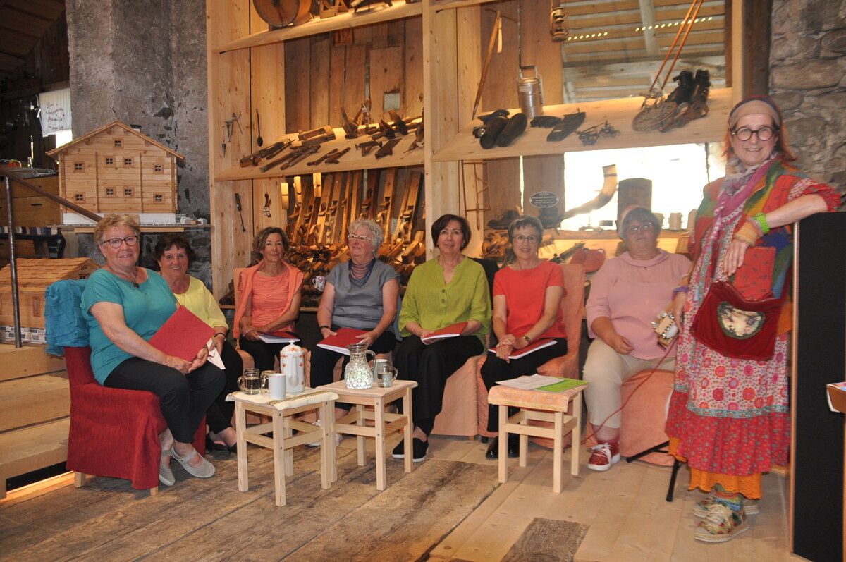 Maria Etlinger-Domig, Anni Mathes, Rita Stemberger, Eva-Maria Dörn, Eva Gantner, Astrid Marte, Irene Wenche-Gobber und Herta Glück.⇒hab