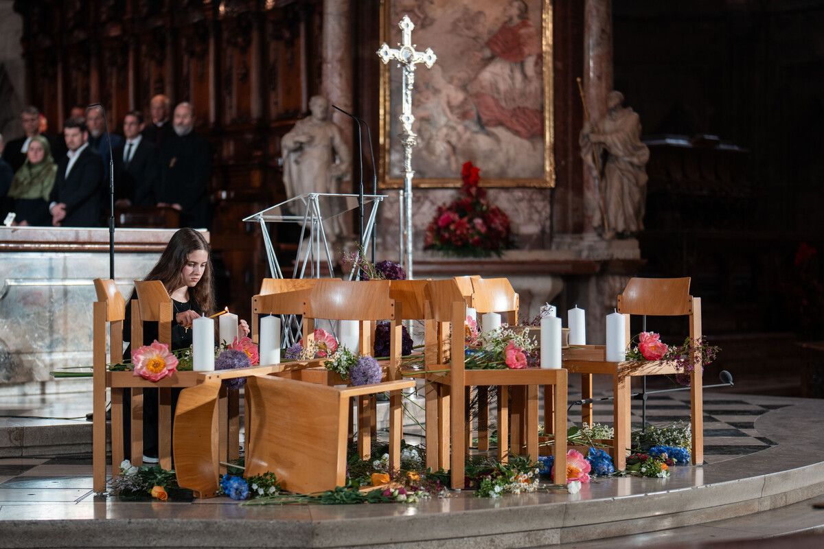Mit dem großen Trauergottesdienst im Stephansdom endet die Staatstrauer nach dem Amoklauf in Graz.⇒apa