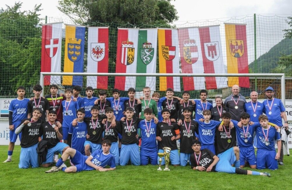 Mit Teamgeist und starker Vorbereitung sicherte sich die PTS Bregenz Platz 1 bei der Meisterschaft.⇒Polytechnikum Bregenz