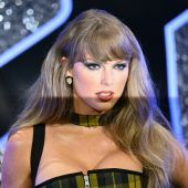 Swift kauft Rechte an ihren ersten Alben