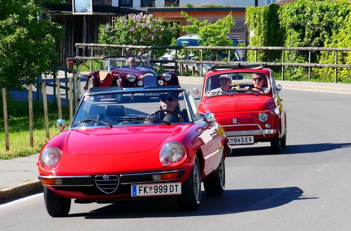 Oldtimer on Tour in Muntlix.⇒VN/TK