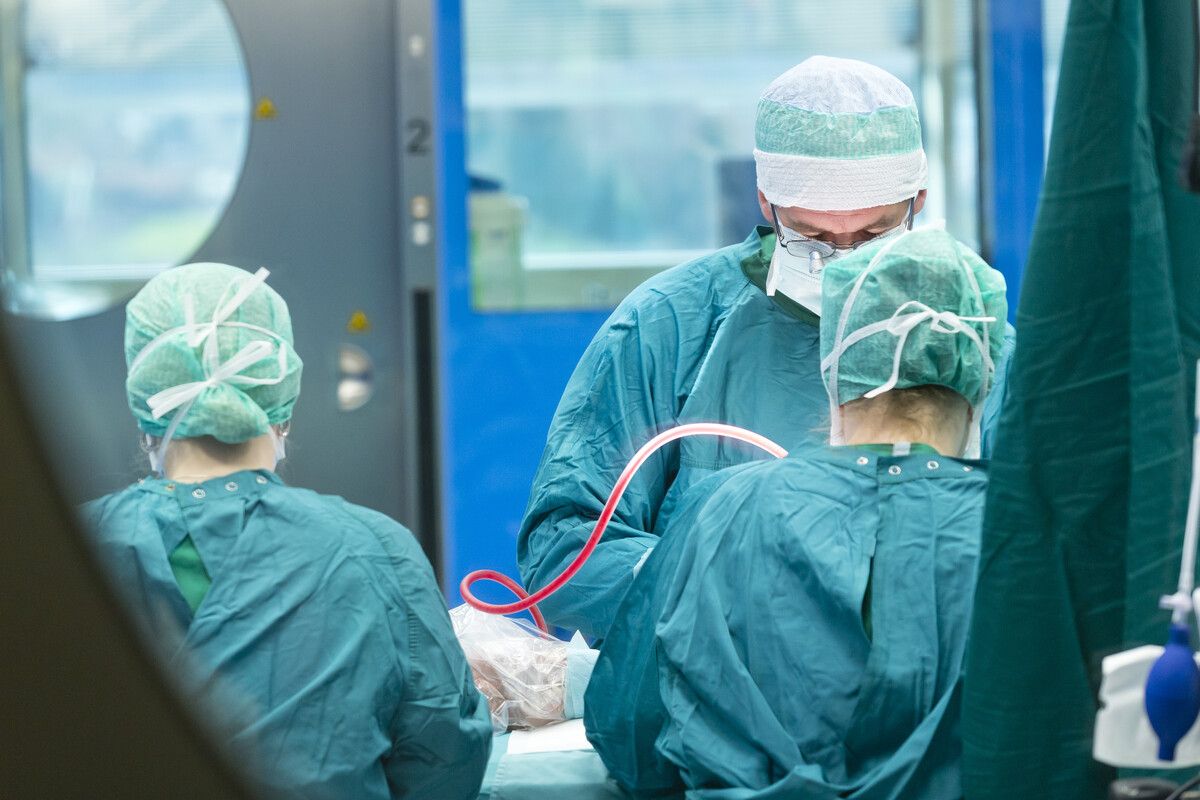 Patient Gesundheitswesen: Die Kosten steigen, die Verluste zahlen Land und Gemeinden. ⇒Mathis Fotografie