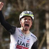 Topfavorit Joao Almeida feiert bei der Tour de Suisse Solosieg