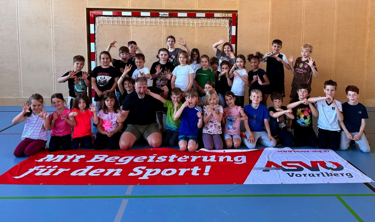 Spielerisch und praxisnah: Im Dojo lernten Kinder, wie sie sich selbstbewusst und sicher im Alltag bewegen.⇒ Karate Bregenz