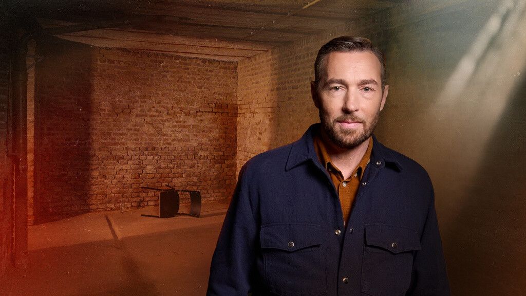 Sven Voss rekonstruiert die Aufklärung von Verbrechen mit den damals zuständigen Ermittlern, der Staatsanwaltschaft sowie Experten.⇒ZDF/Oliver Rüther