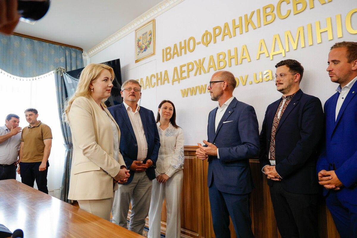 Treffen mit der Gouverneurin der Oblast Iwano-Frankiwsk. ⇒Stadt